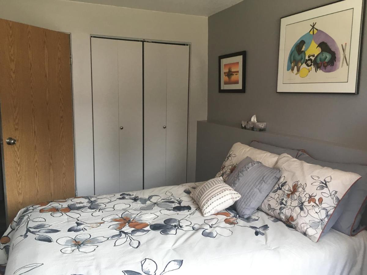 Bed and Breakfast Polar Nights à Yellowknife Extérieur photo